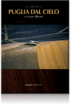 Visualizza i dettagli per Puglia dal Cielo Terra Madre + DVD il mondo in una regione (OFFERTA) Immagine di Puglia dal Cielo Terra Madre + DVD il mondo in una regione (OFFERTA)